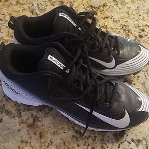 Nike softball/baseball cleats